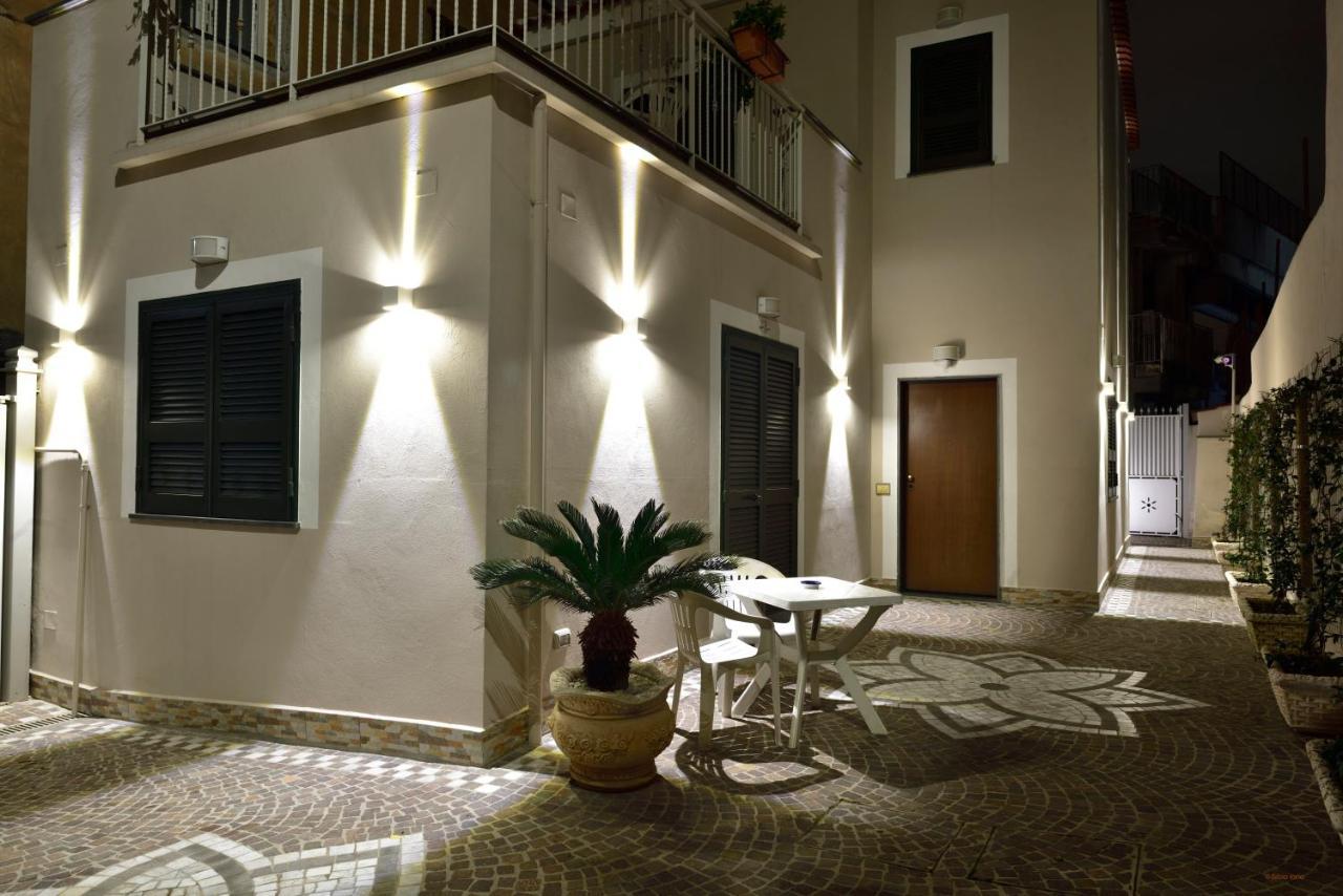 B&B Peonies Castellammare di Stabia Exteriör bild